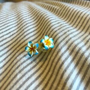 Clay floral earrings studs